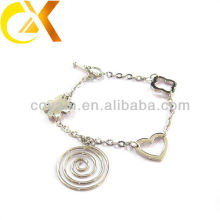 Edelstahl-Schmuck Armband mit Herz und Blume Anhänger für schöne Mädchen